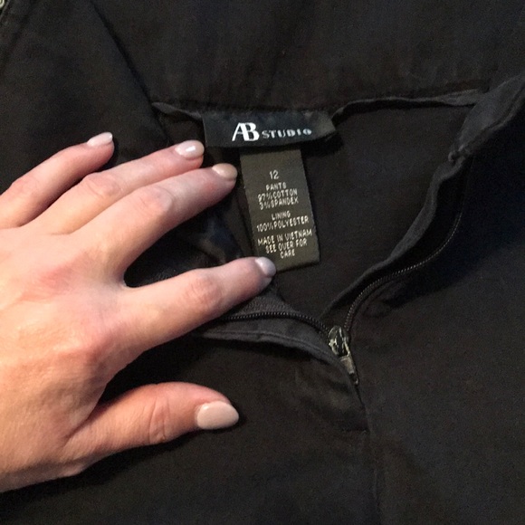 Size 12 women’s Capri pants - Picture 3 of 3